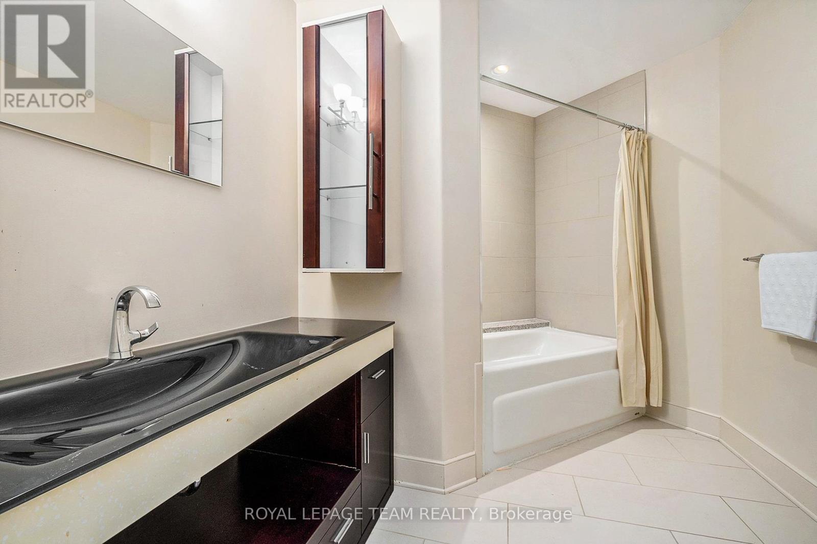 Photo 15 of 5386 Mansel Crescent, Ottawa ON