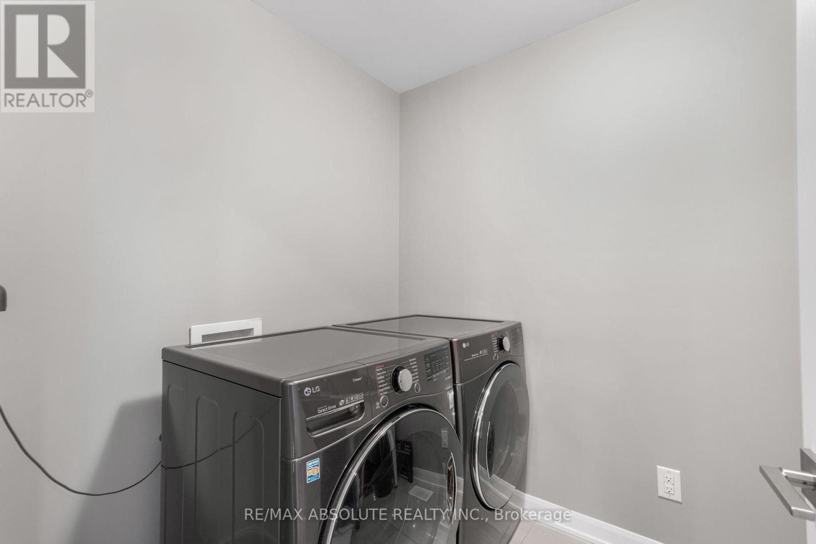 Photo 14 of 710 Coast Circle, Ottawa ON