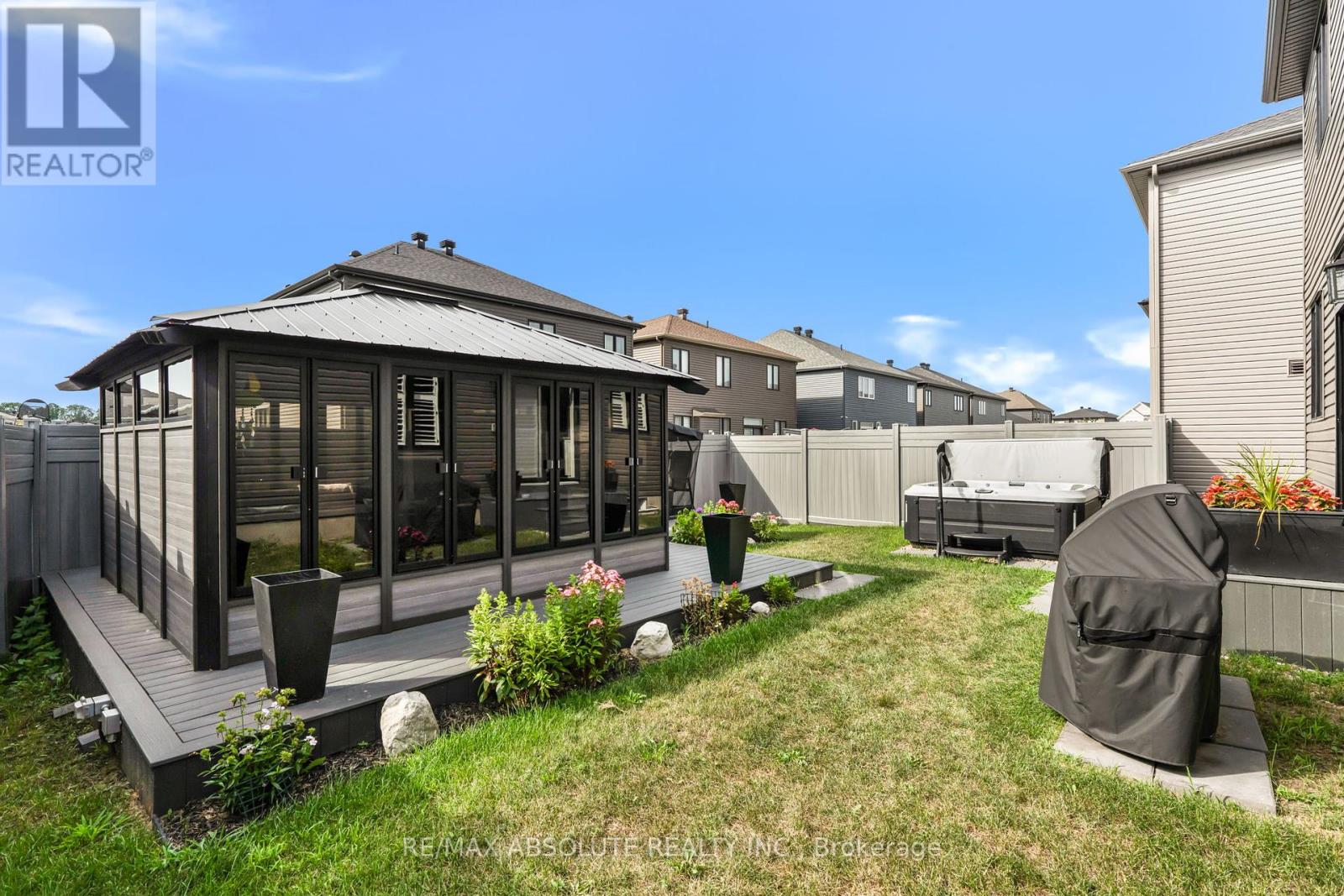 Photo 4 of 710 Coast Circle, Ottawa ON