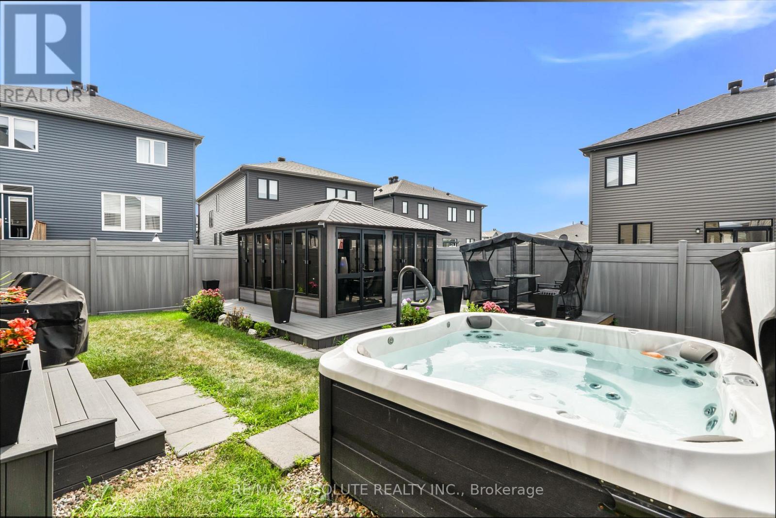 Photo 29 of 710 Coast Circle, Ottawa ON