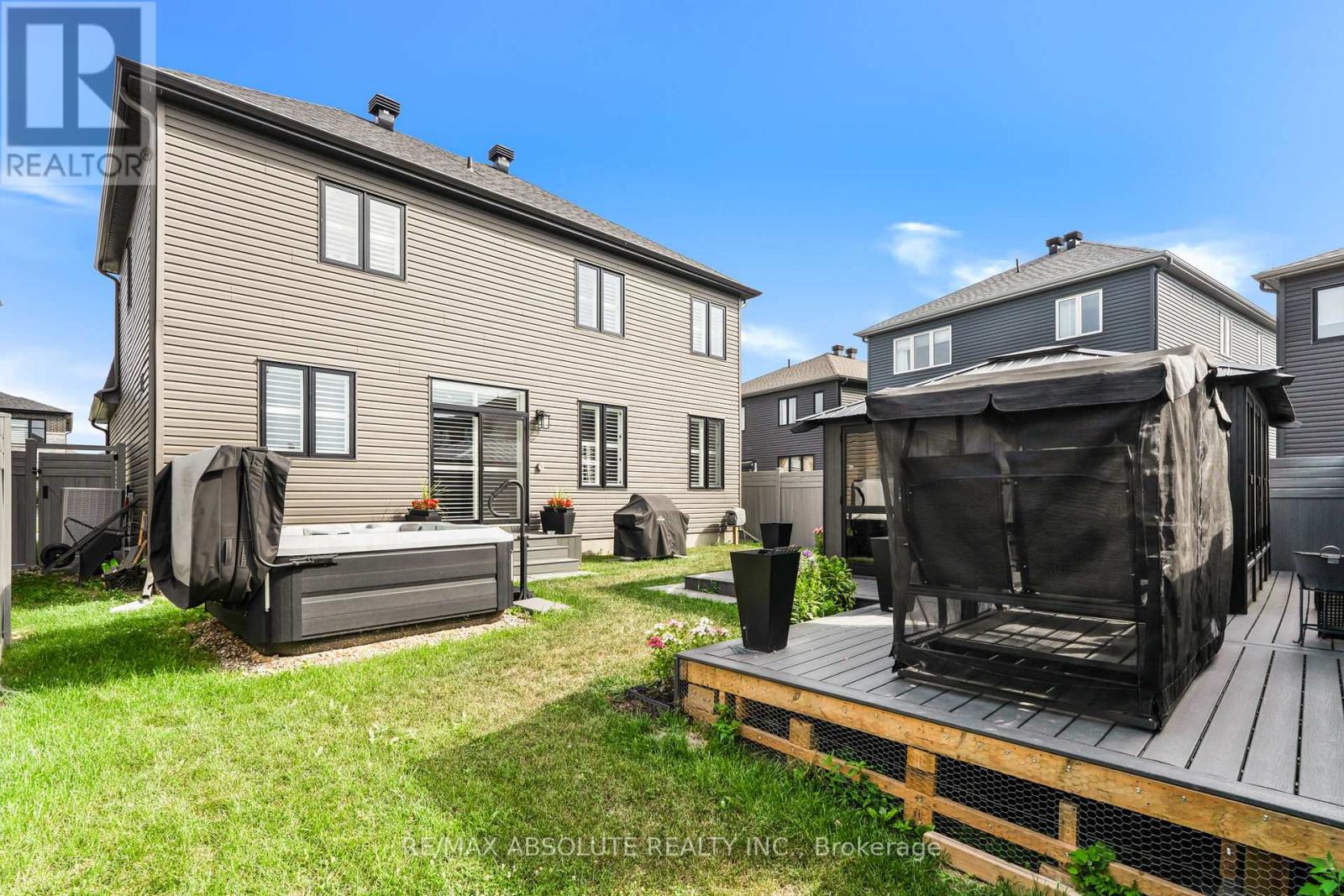 Photo 15 of 710 Coast Circle, Ottawa ON