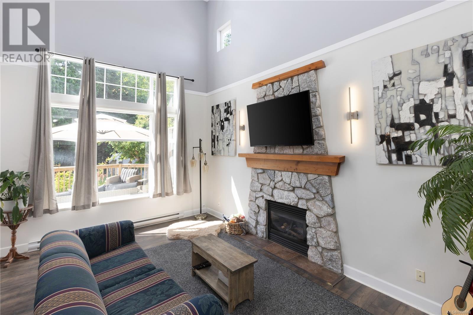 Photo 5 of 2424 Driftwood Dr, Sooke BC