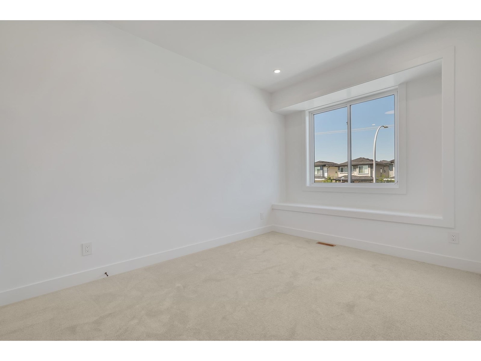 Photo 16 of 16718 20 Avenue, Surrey BC
