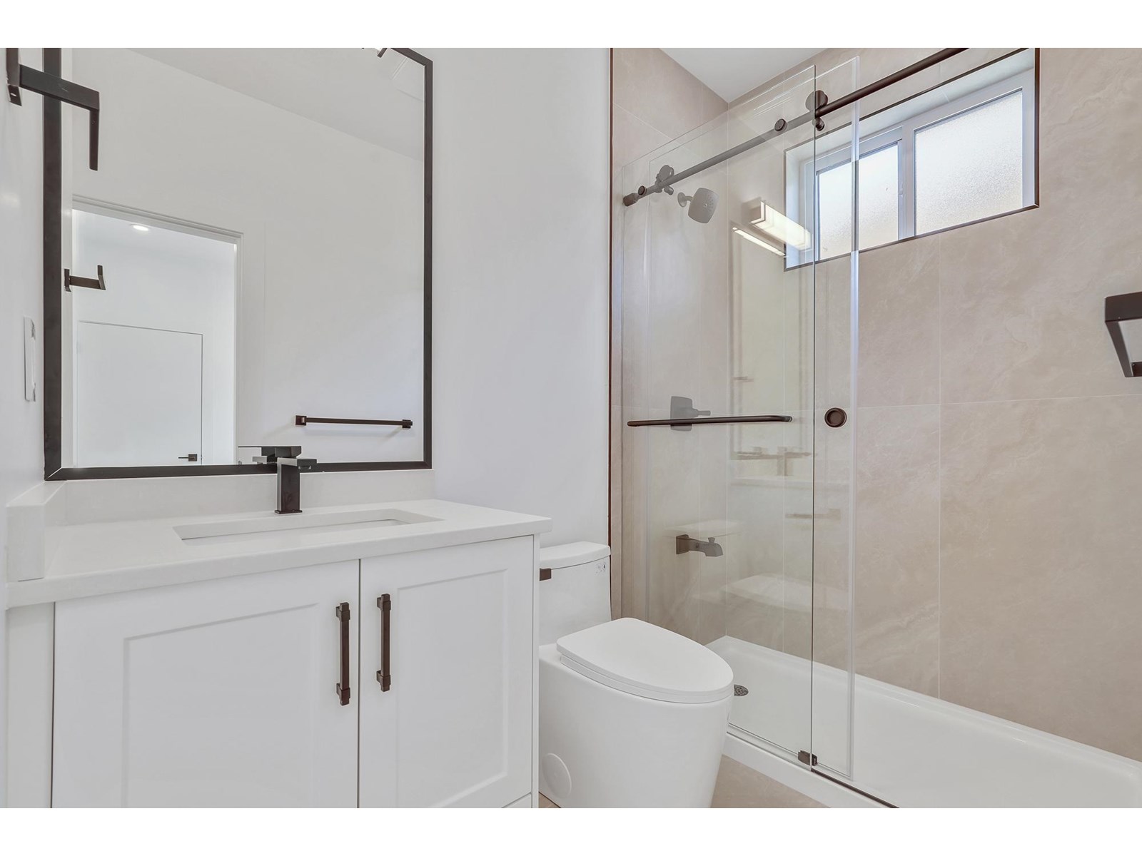 Photo 20 of 16718 20 Avenue, Surrey BC