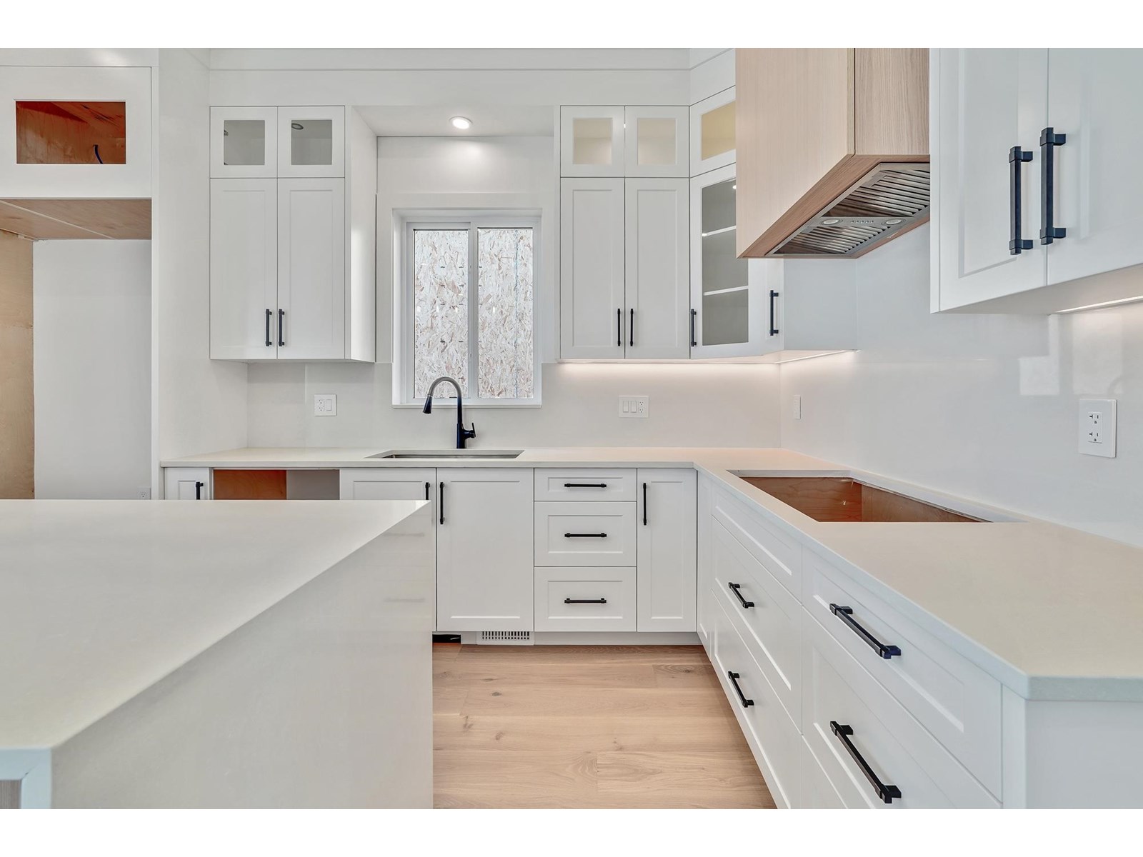 Photo 14 of 16718 20 Avenue, Surrey BC