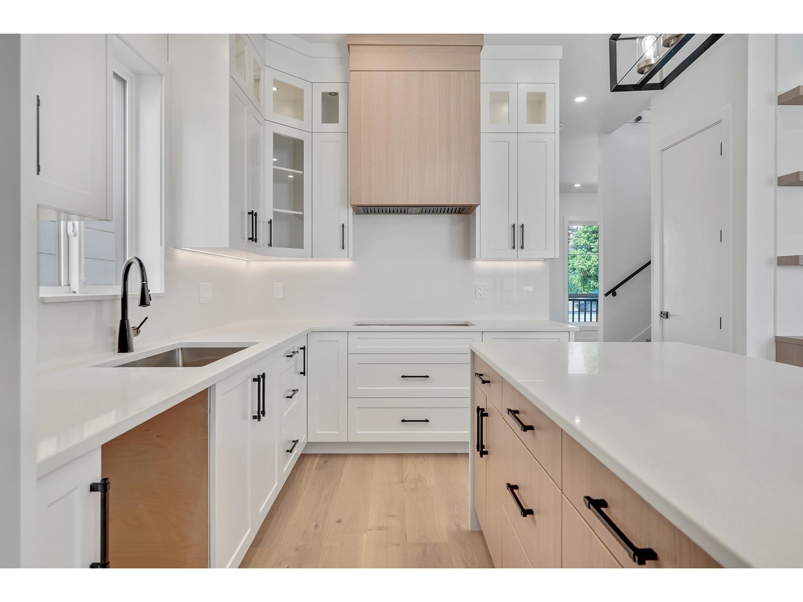 Photo 12 of 16718 20 Avenue, Surrey BC