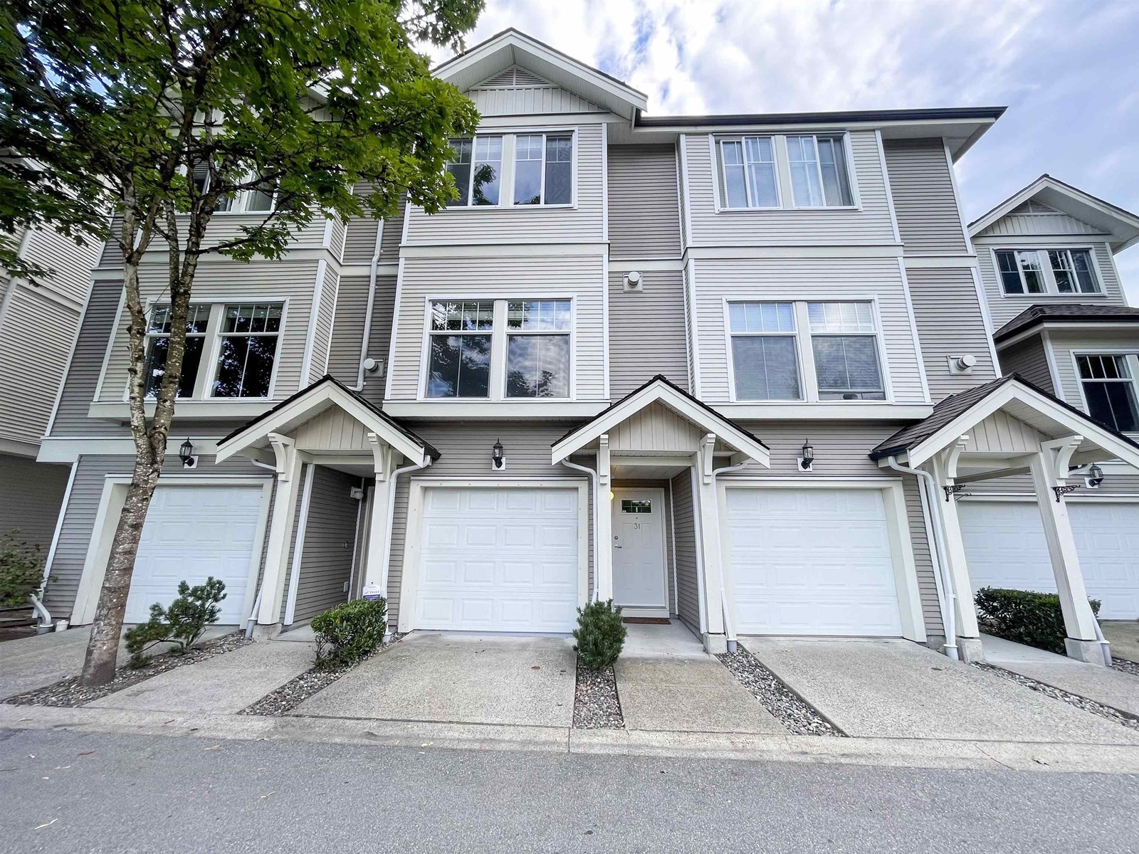 Photo 1 of 31 21535 88 Avenue, Langley BC