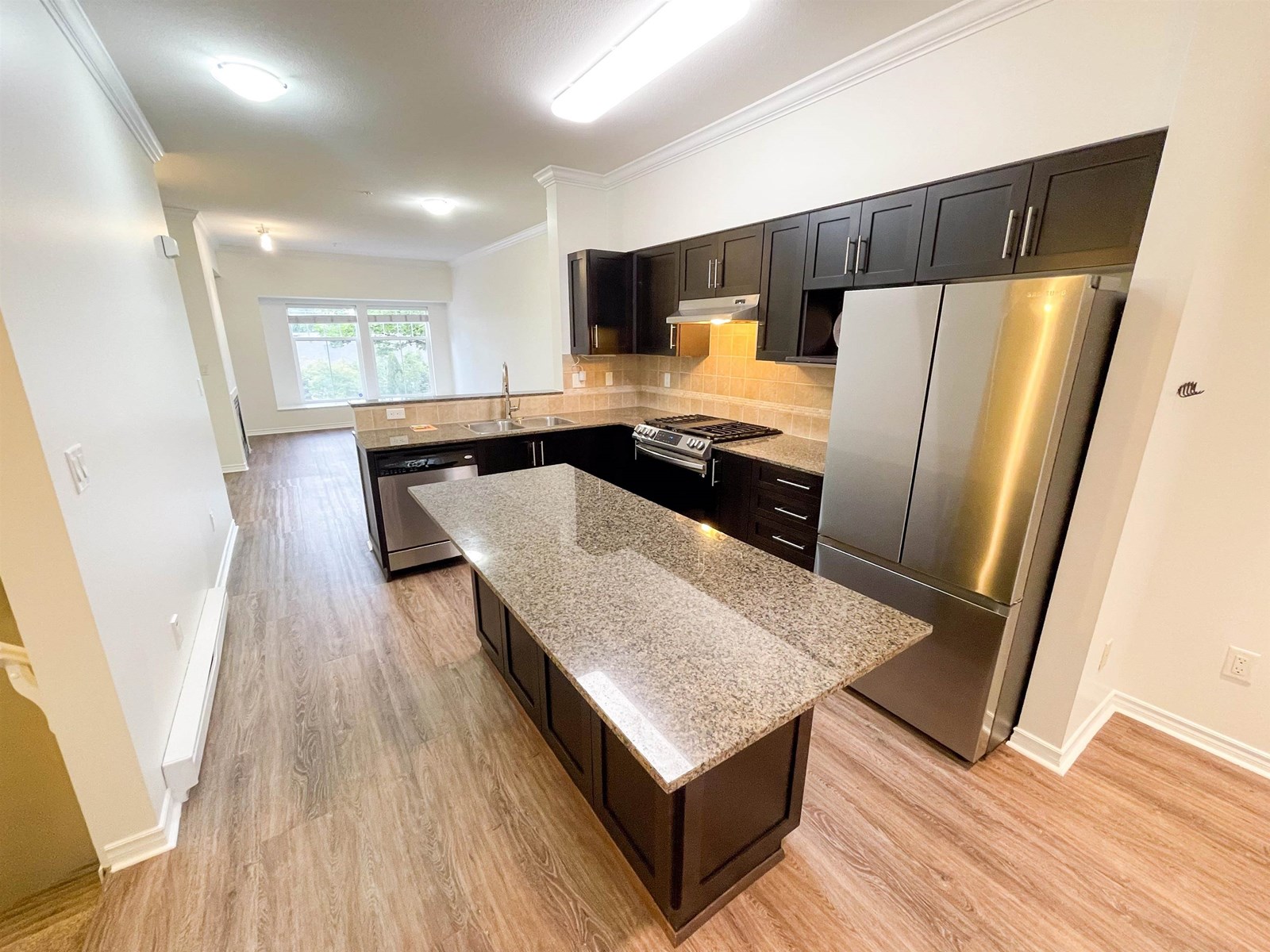 Photo 4 of 31 21535 88 Avenue, Langley BC