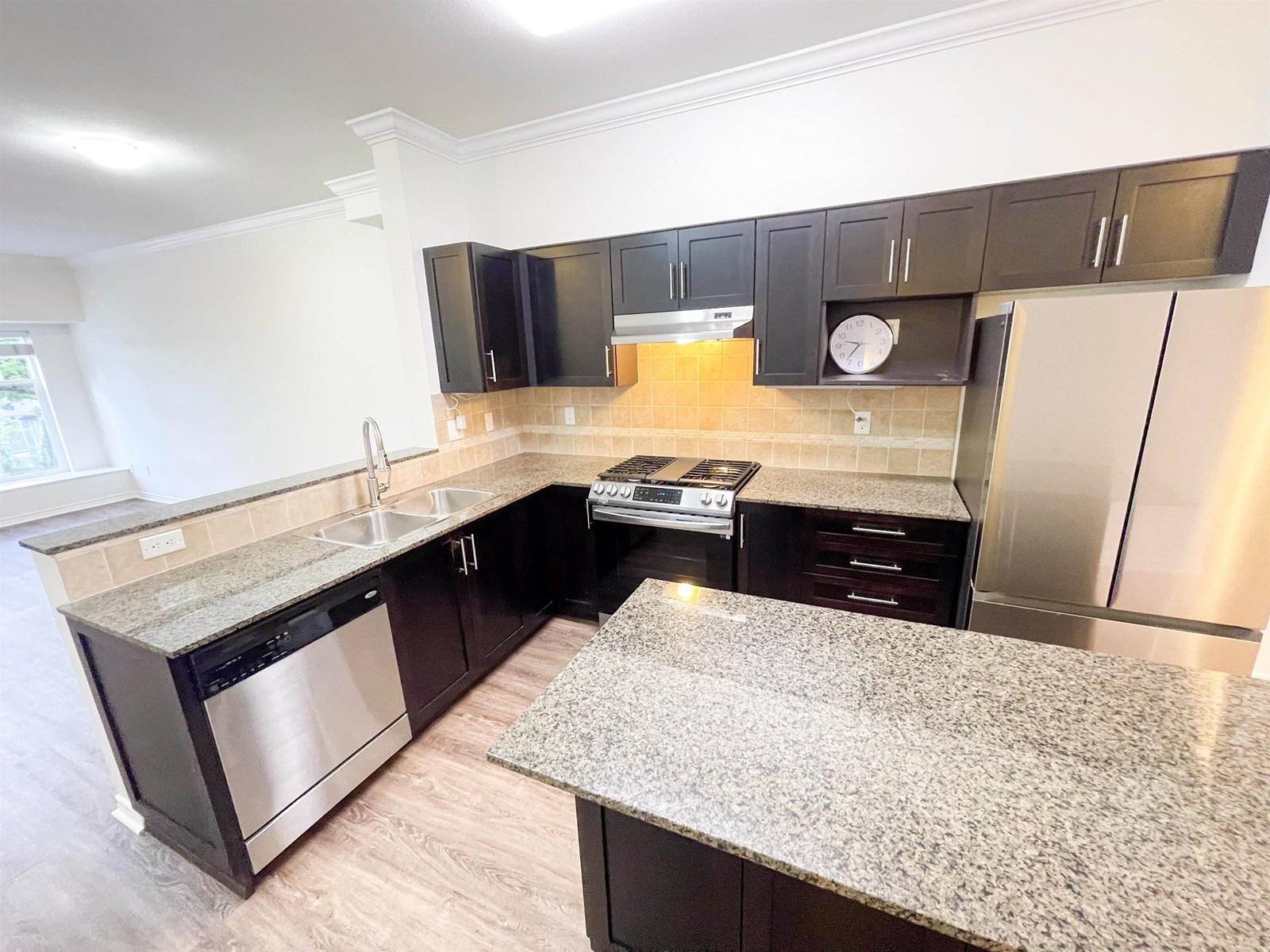 Photo 7 of 31 21535 88 Avenue, Langley BC
