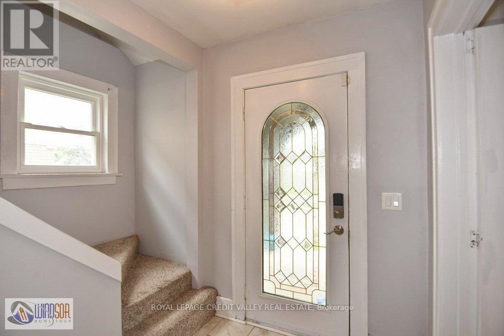 Photo 2 of 1011 Lena Avenue, Windsor ON