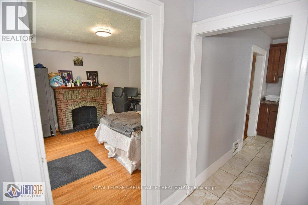 Photo 9 of 1011 Lena Avenue, Windsor ON