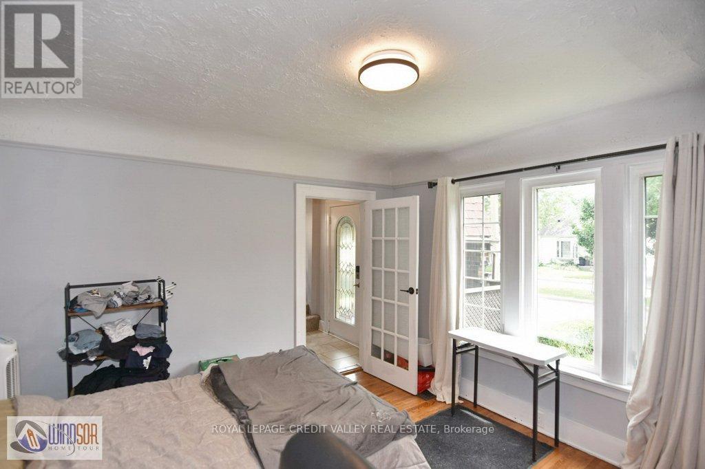Photo 4 of 1011 Lena Avenue, Windsor ON