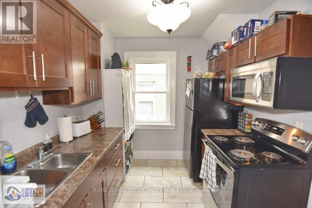 Photo 8 of 1011 Lena Avenue, Windsor ON