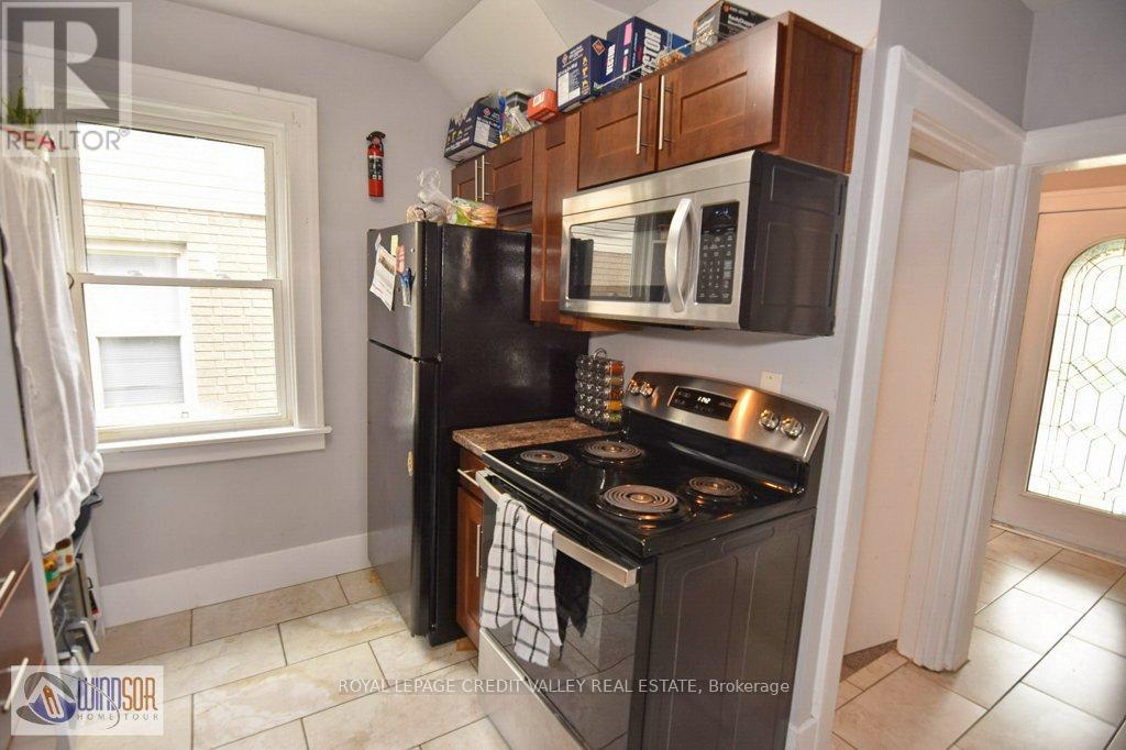 Photo 3 of 1011 Lena Avenue, Windsor ON