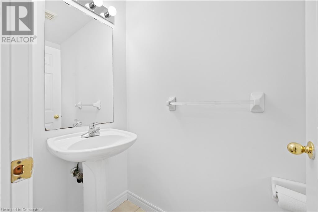 Photo 13 of 1 Hillcroft Drive, Hamilton ON