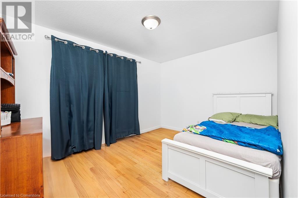 Photo 18 of 1 Hillcroft Drive, Hamilton ON