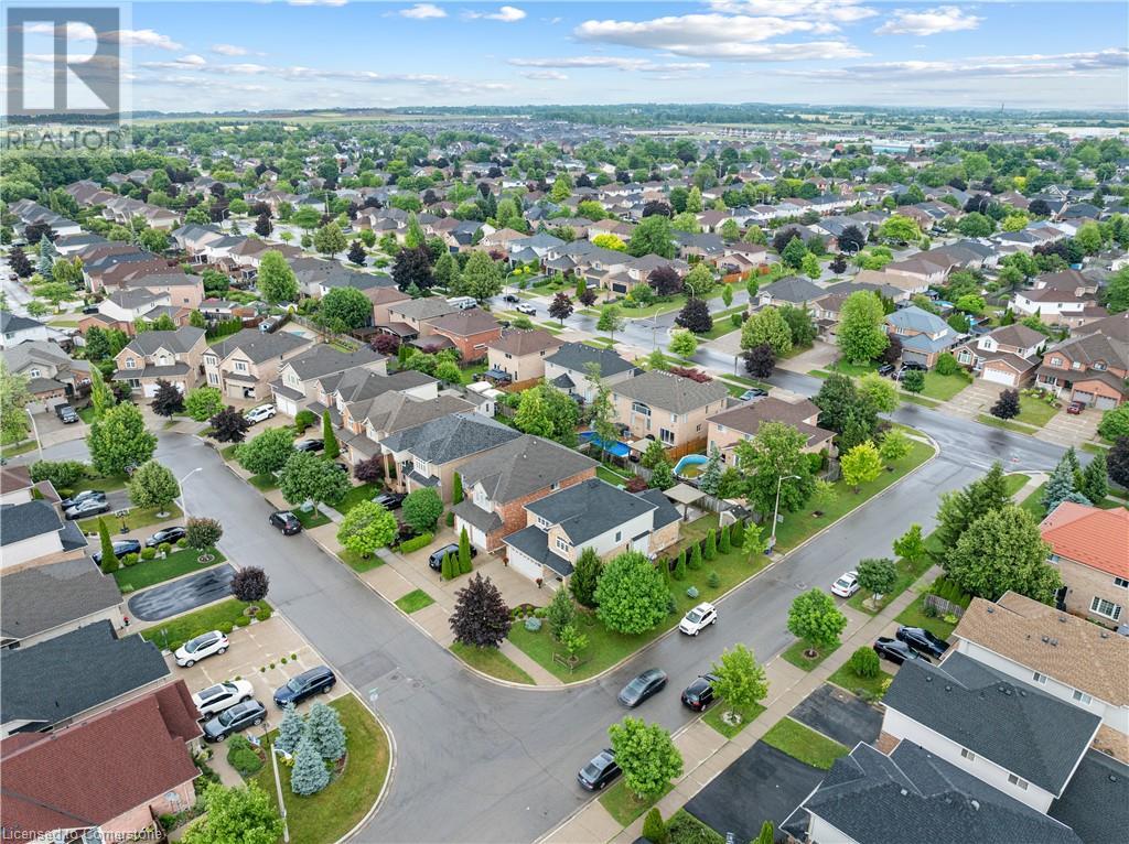 Photo 34 of 1 Hillcroft Drive, Hamilton ON