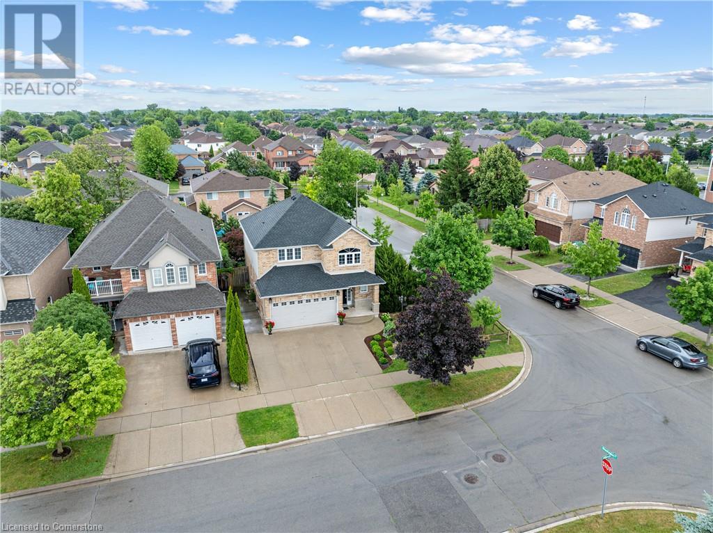 Photo 4 of 1 Hillcroft Drive, Hamilton ON