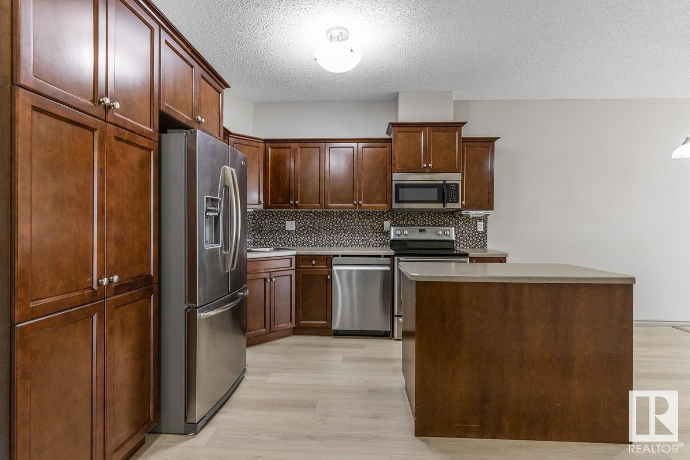 Photo 8 of 209 9820 165 St Nw, Edmonton AB