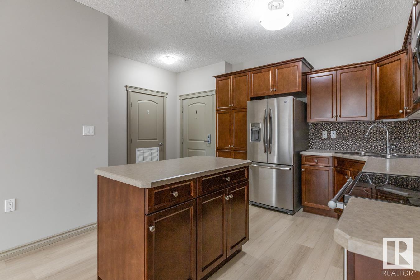 Photo 10 of 209 9820 165 St Nw, Edmonton AB
