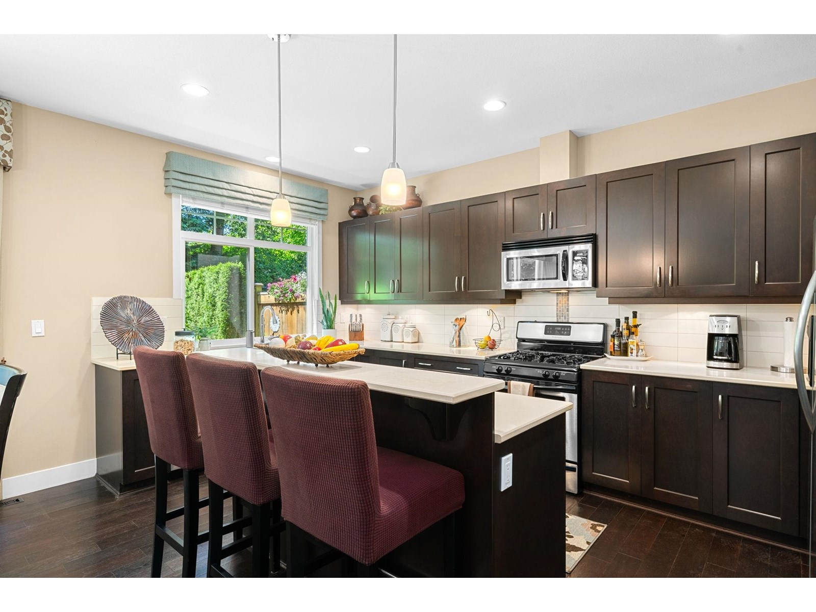 Photo 10 of 28 15454 32 Avenue, Surrey BC
