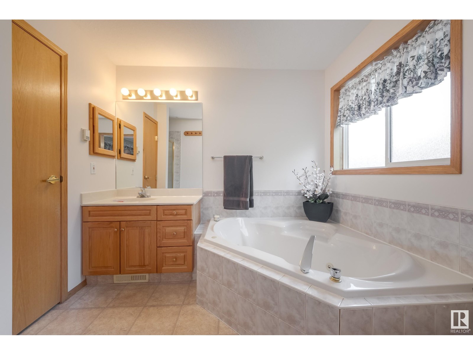 Photo 48 of 446 Davenport Dr, Sherwood Park AB