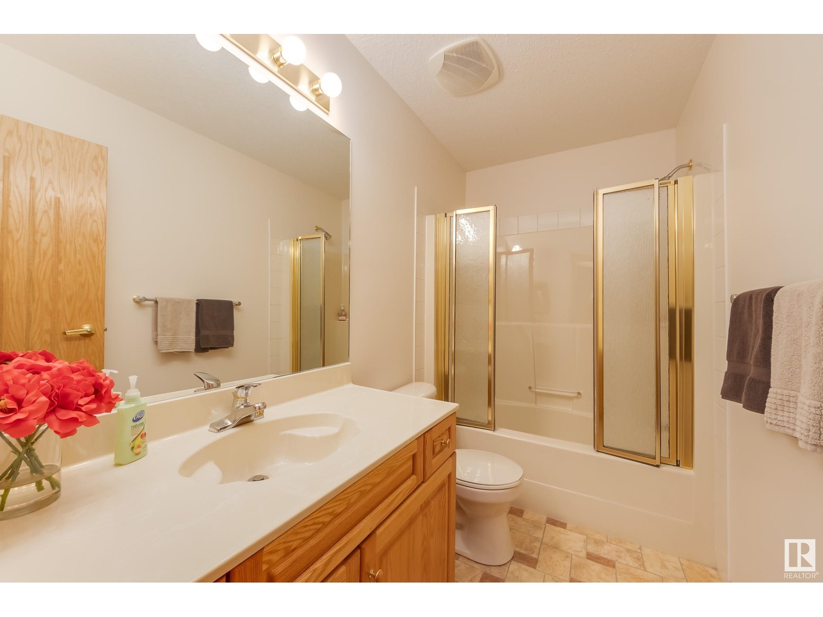 Photo 12 of 446 Davenport Dr, Sherwood Park AB