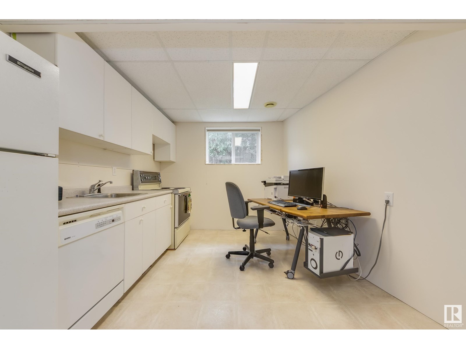 Photo 4 of 446 Davenport Dr, Sherwood Park AB