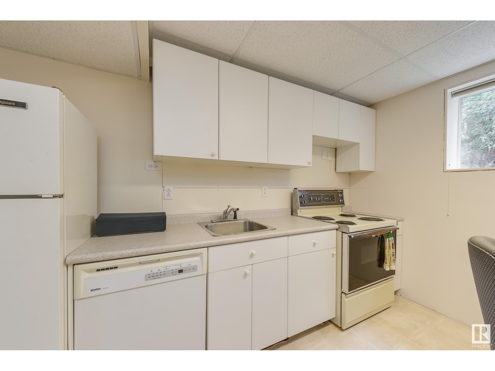 Photo 32 of 446 Davenport Dr, Sherwood Park AB