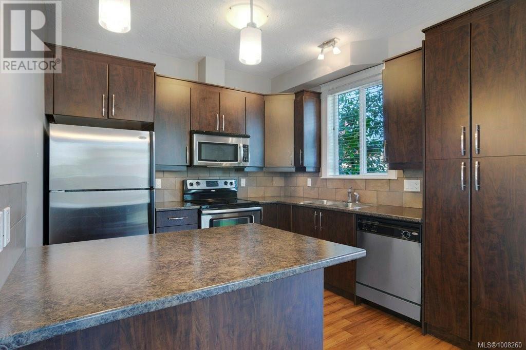 Photo 10 of 14 3101 Cliffs Rd, Duncan BC