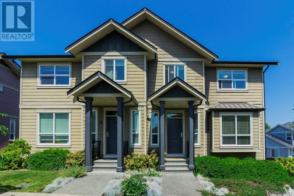 Photo 5 of 14 3101 Cliffs Rd, Duncan BC