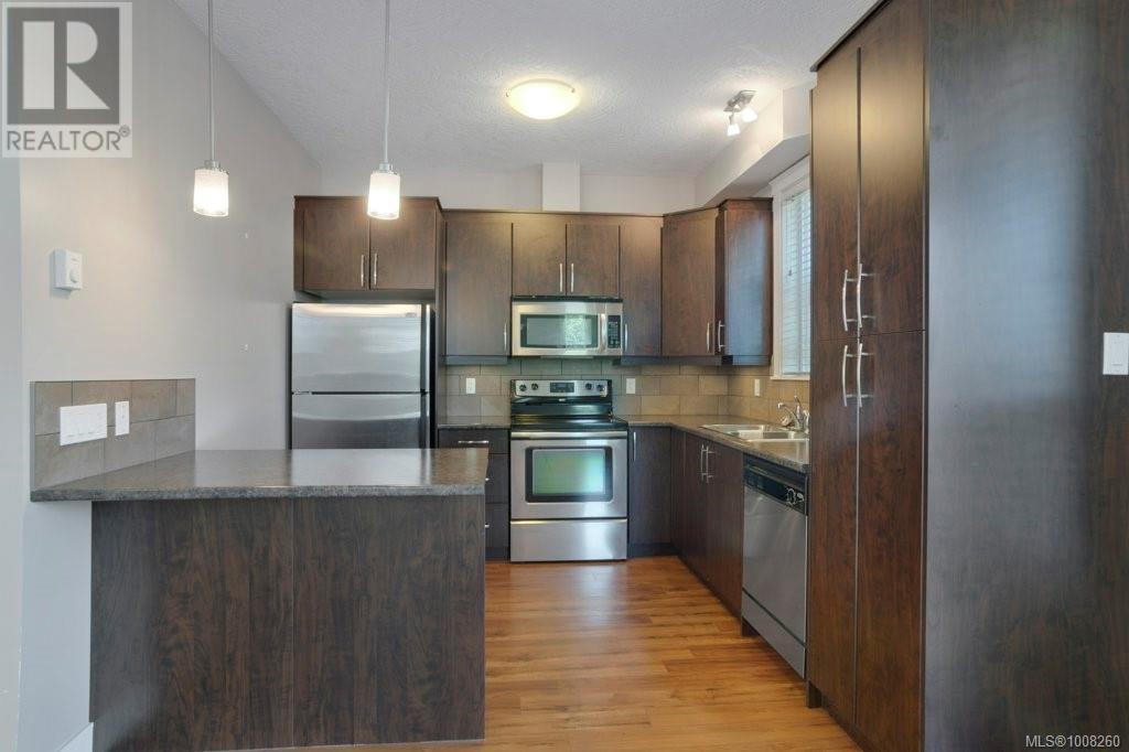 Photo 9 of 14 3101 Cliffs Rd, Duncan BC