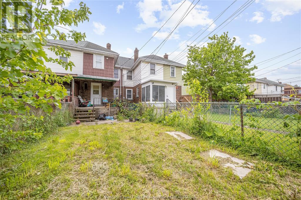 Photo 2 of 1142 Mercer Street, Windsor ON
