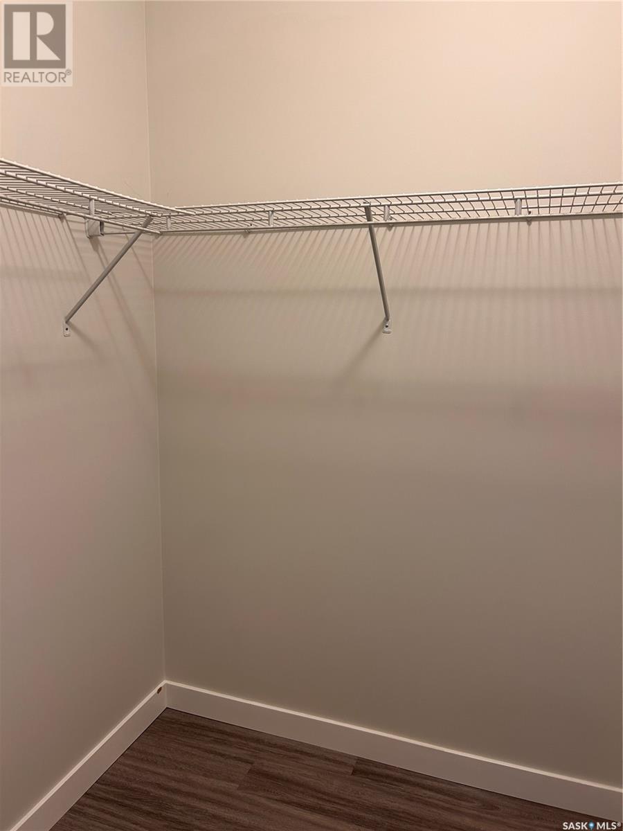 Photo 13 of 102 1220 Blackfoot Drive, Regina SK
