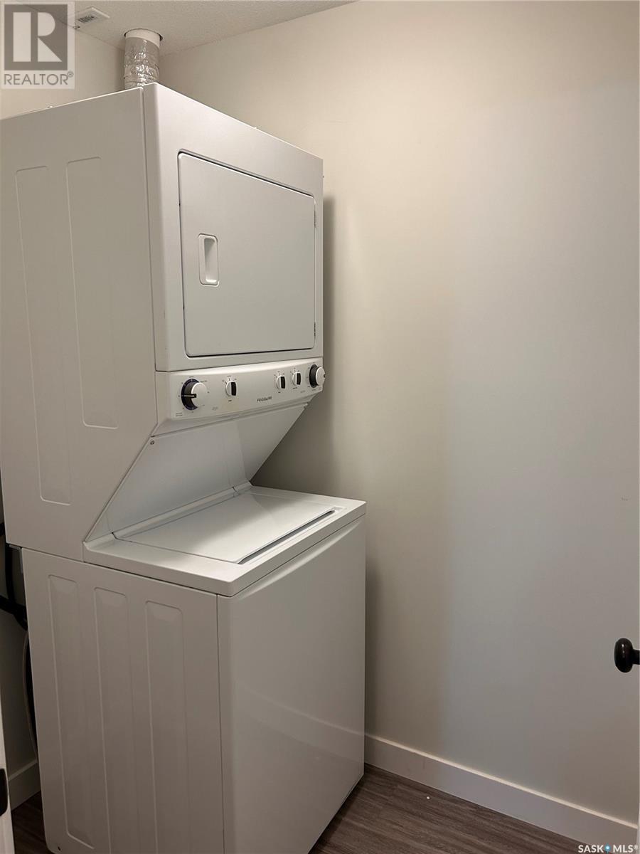 Photo 16 of 102 1220 Blackfoot Drive, Regina SK