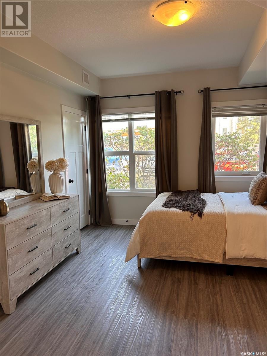 Photo 12 of 102 1220 Blackfoot Drive, Regina SK