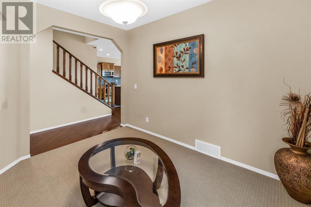 Photo 6 of 107 Everoak Green Sw, Calgary AB