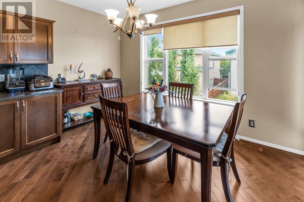 Photo 11 of 107 Everoak Green Sw, Calgary AB