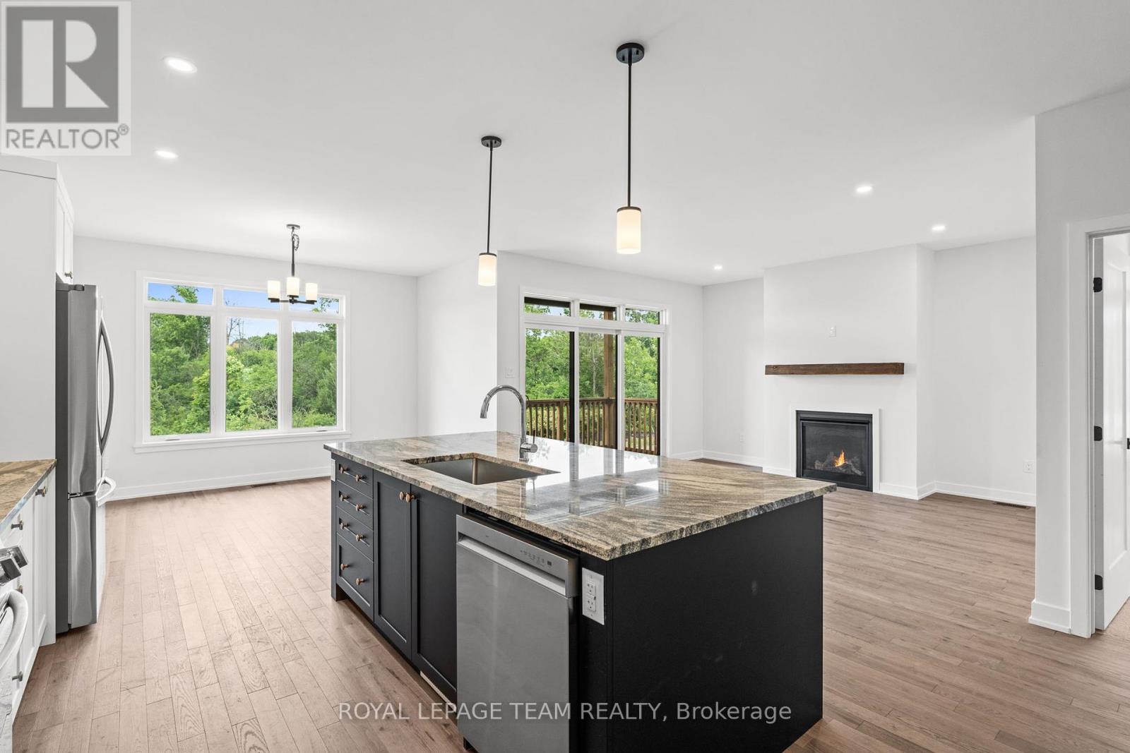 Photo 14 of 1053 Moore Street, Brockville ON
