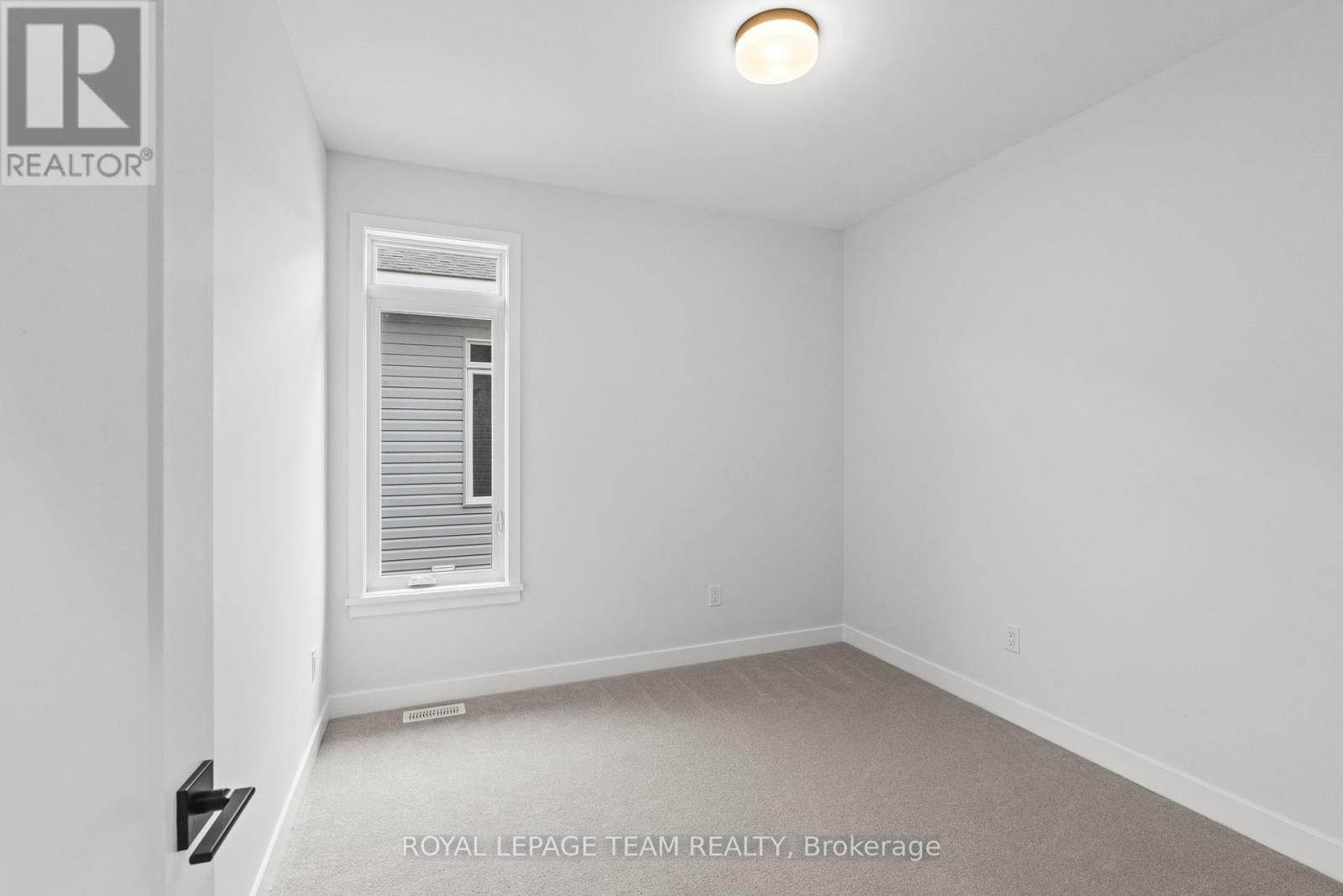Photo 31 of 1053 Moore Street, Brockville ON