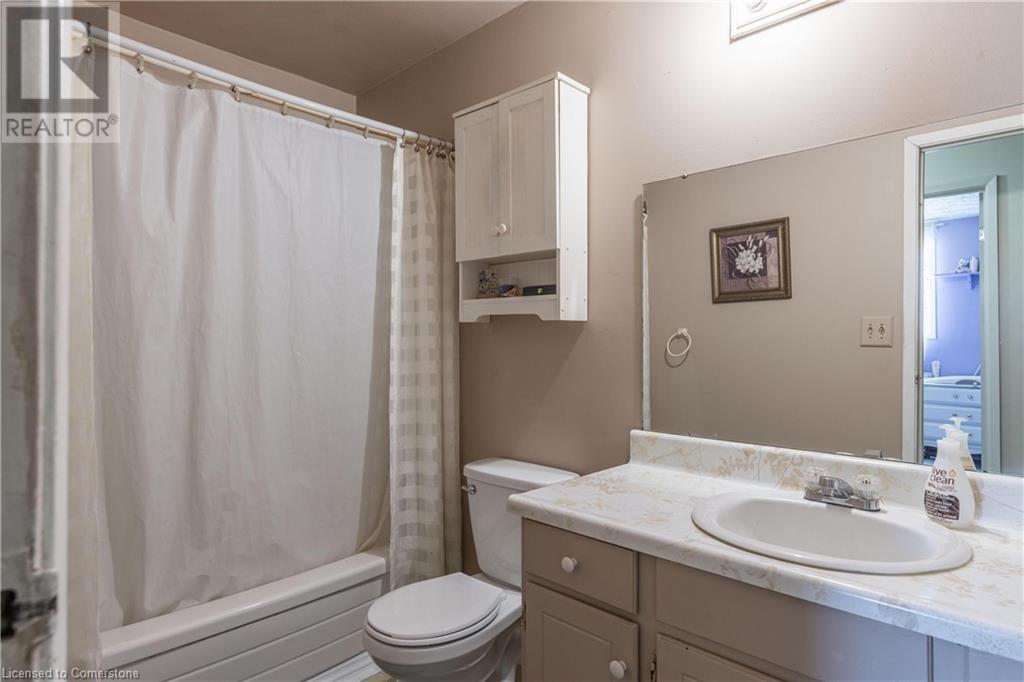 Photo 9 of 7709 Ronnie Crescent, Niagara Falls ON