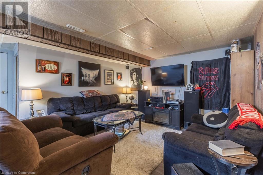 Photo 3 of 7709 Ronnie Crescent, Niagara Falls ON