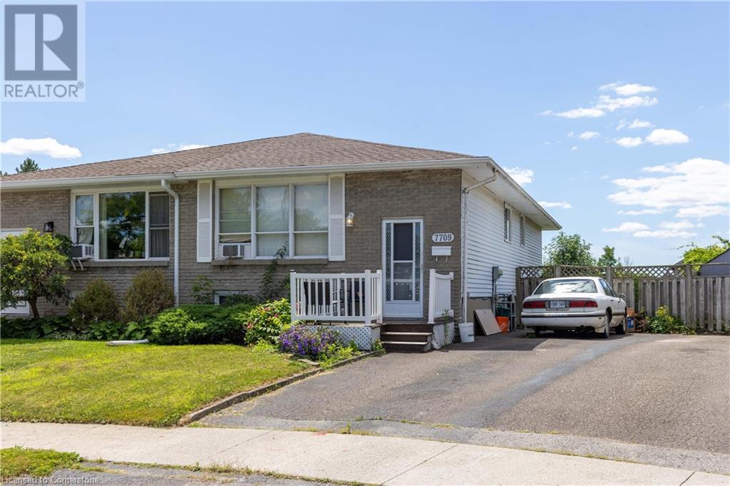Photo 7 of 7709 Ronnie Crescent, Niagara Falls ON