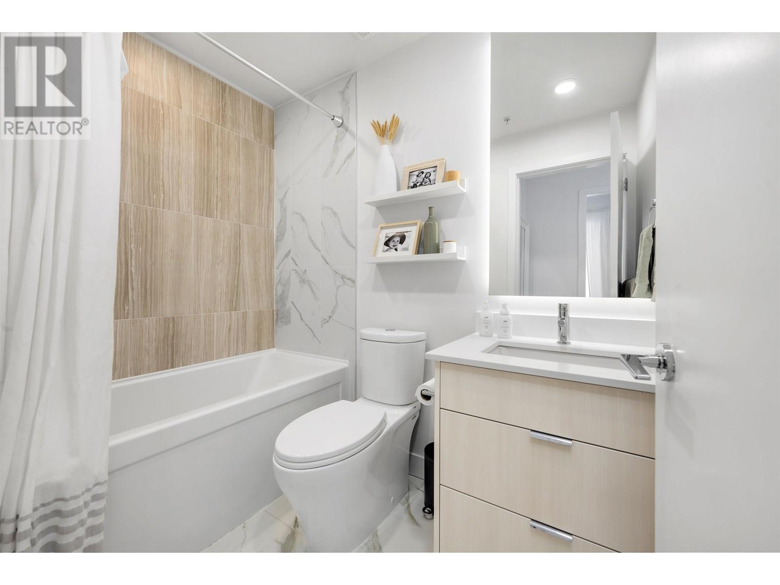 Photo 16 of 401 1892 Starling Drive, Tsawwassen BC