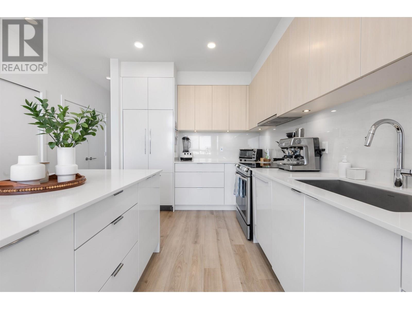 Photo 9 of 401 1892 Starling Drive, Tsawwassen BC