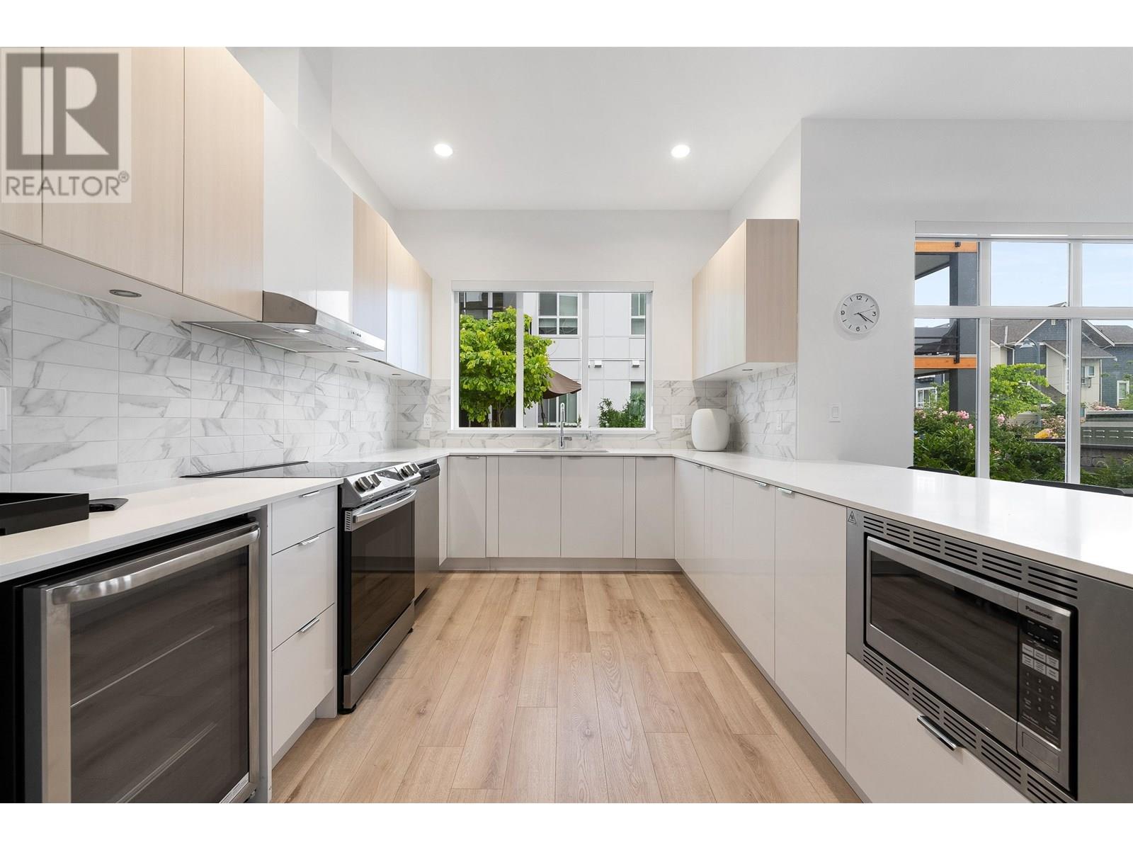 Photo 11 of 401 1892 Starling Drive, Tsawwassen BC