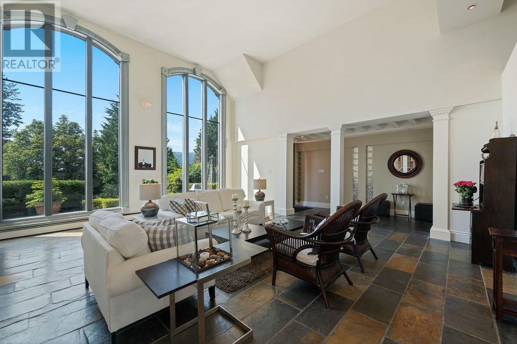 Photo 10 of 284 Sandringham Crescent, North Vancouver BC