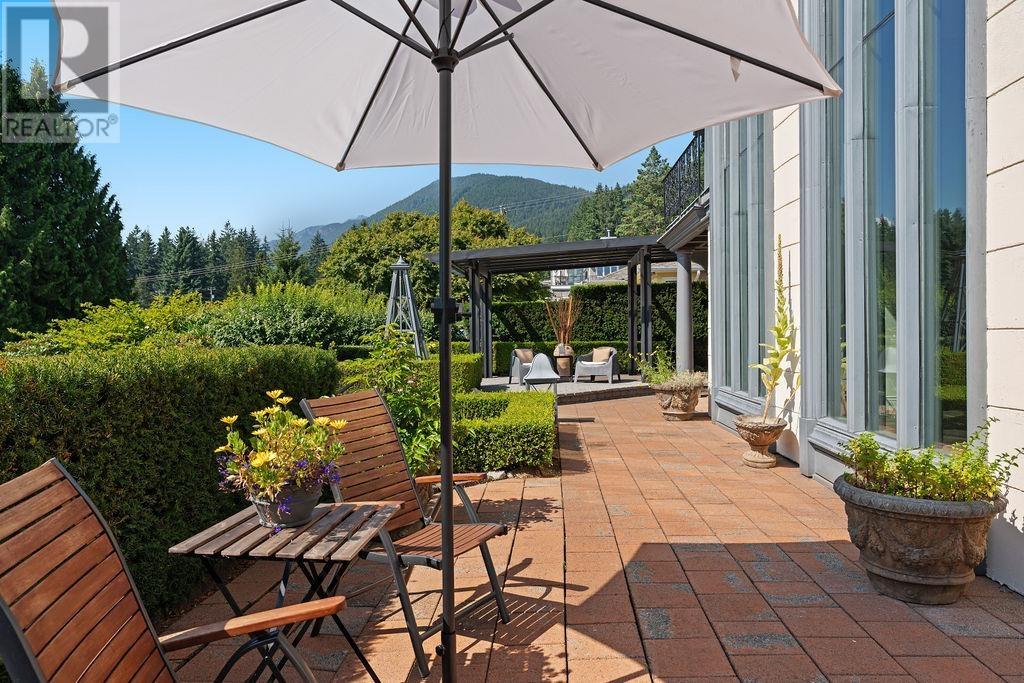 Photo 35 of 284 Sandringham Crescent, North Vancouver BC