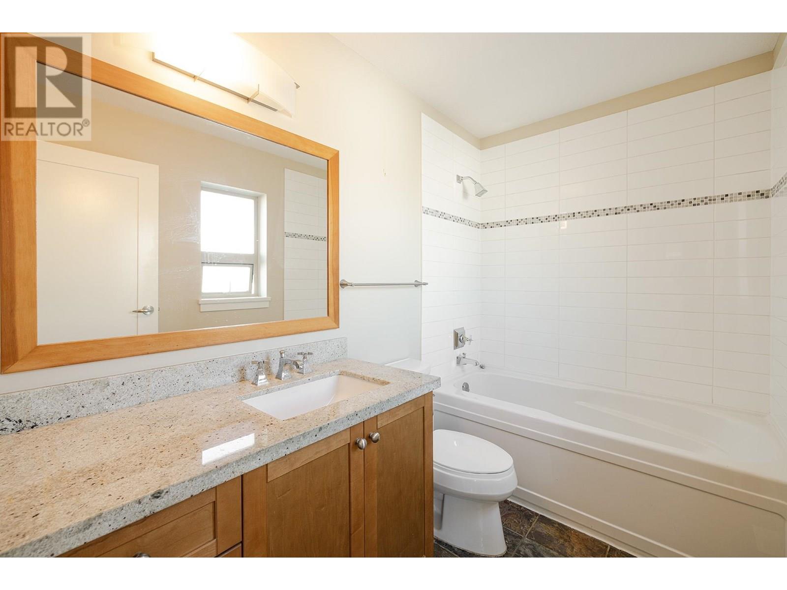 Photo 5 of 214 Jensen Street, New Westminster BC