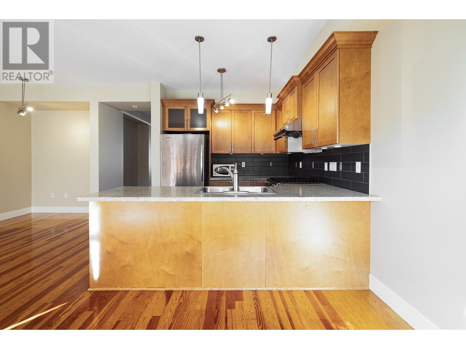 Photo 15 of 214 Jensen Street, New Westminster BC